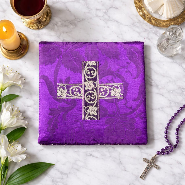 Ancienne bourse de corporal liturgique en damas de soie