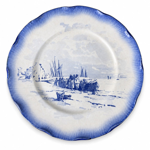 Assiette plate ancienne en faïence de Sarreguemines modèle Marines (1890-1918)