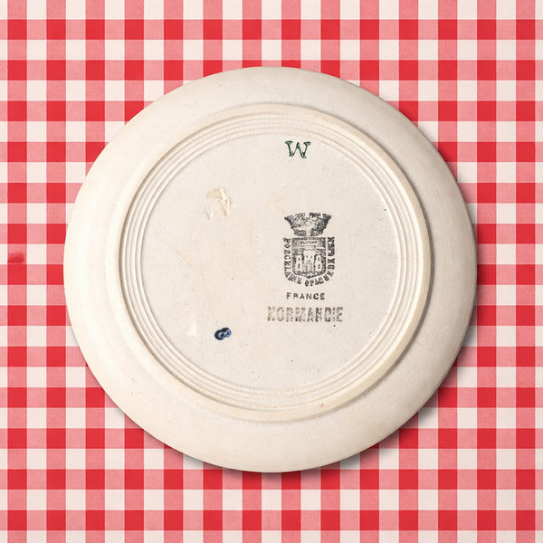 Service de 6 assiettes plates anciennes – Porcelaine opaque de Gien – Décor Normandie