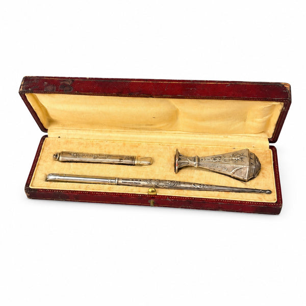 Nécessaire d’écriture ancien avec sceau en métal argenté dans son coffret