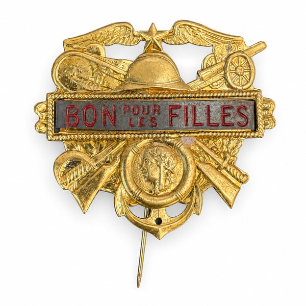 Ancien souvenir de conscrit « BON POUR LES FILLES » – Épinglette militaire française