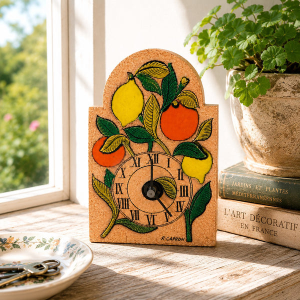 Petite pendule murale Roger Capron en grès émaillé – Décor citrons et oranges – Quartz non fonctionnelle