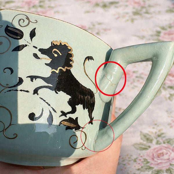 Grosse tasse à déjeuner et soucoupe anciennes Sarreguemines décor lion floral vert céladon