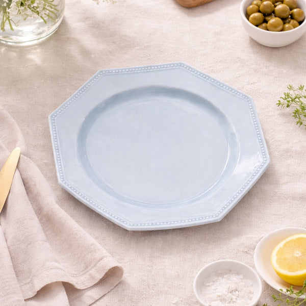 Assiette plate octogonale ancienne Creil & Montereau – modèle à perles – bleu pâle – 24,5 cm