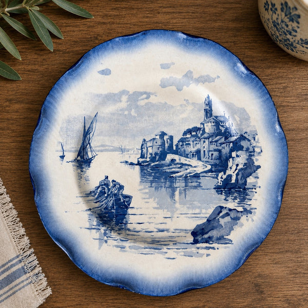 Assiette plate ancienne en faïence de Sarreguemines modèle Marines (1890-1918)