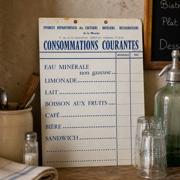 Planche cartonnée des prix “CONSOMMATIONS COURANTES” – Syndicat des Cafetiers (Manche)