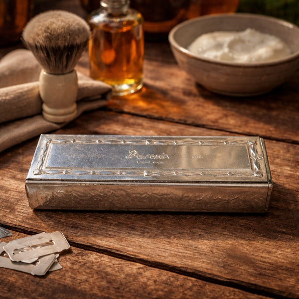 Rasoir de sûreté de voyage Darwin De-Luxe Hollow Ground avec étui métallique