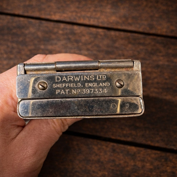 Rasoir de sûreté de voyage Darwin De-Luxe Hollow Ground avec étui métallique