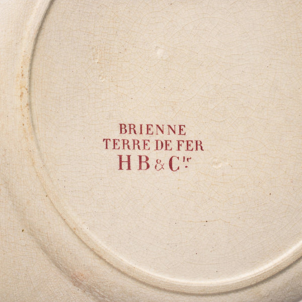 Assiette ancienne modèle Brienne – Terre de Fer – HB & Cie (Choisy-le-Roi)