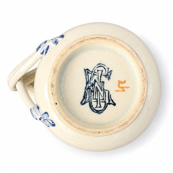 Ancien pot à crème couvert en faïence de Gien, décor style Henri II