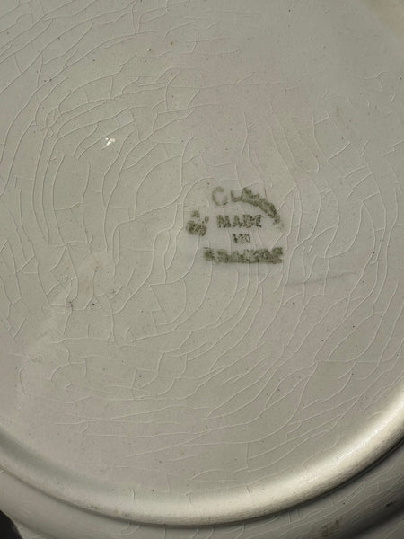 Ancienne assiette en barbotine St Clément 21 cm modèle Les Fruits / Framboises