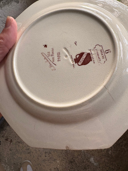 Ancienne assiette 22 cm en faïence anglaise Wedgwood / modèle Rustic / Lièvre