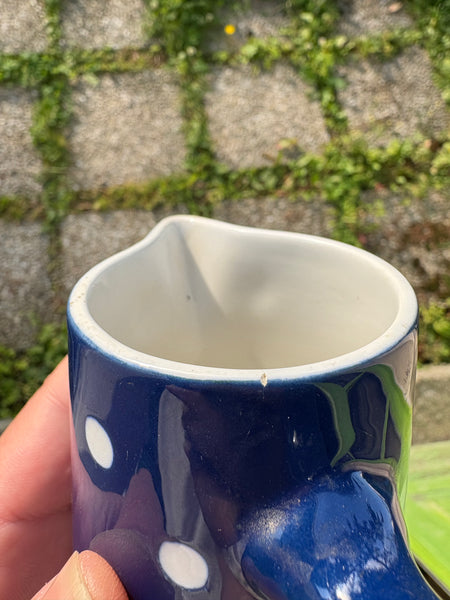 Ancien pichet / pot à lait 13 cm / Sarreguemines / Digoin modèle Confettis pois blancs / coloris marine