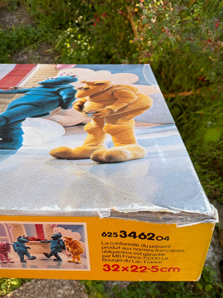 Boîte de puzzle vintage Le Village dans les Nuages / MB Puzzle ( 1982 )