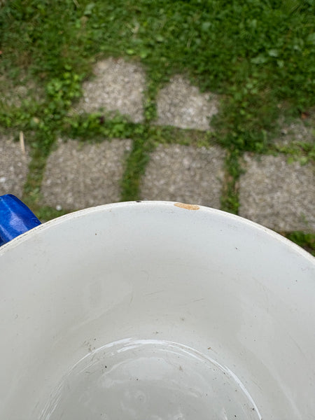 Ancienne tasse à café en faïence de Digoin Sarreguemines modèle bleu à pois