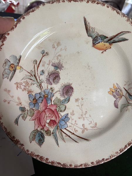 Ancienne assiette à dessert 21.5 cm en faïence polychrome Choisy le Roi E. Bourgeois oiseau