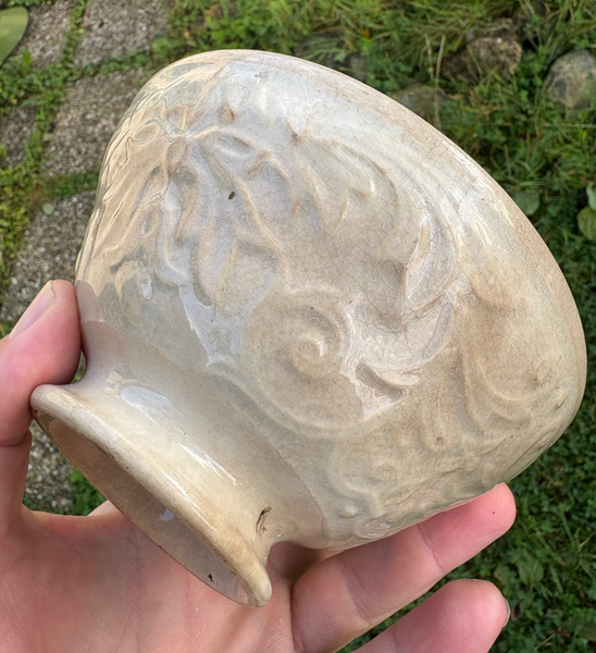 Ancien bol en faïence patinée / en barbotine d'Onnaing ? / Fleur de lys / no Creil