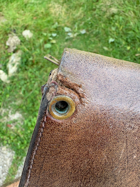 Ancienne petite sacoche à soufflets de facteur en cuir / Postes PTT