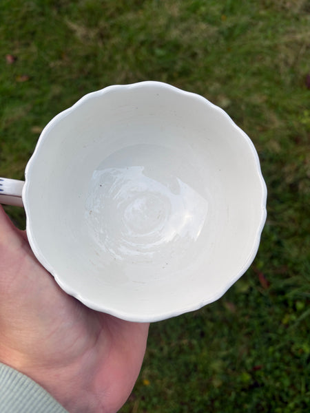 Ancienne tasse à déjeuner + soucoupe en faïence de Gien modèle Dionysos / Enfants au Pressoir