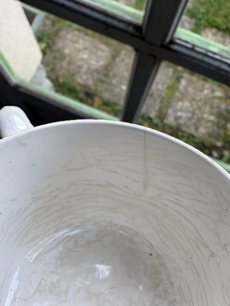 Ancienne tasse à café en faïence / modèle à fleurs art déco