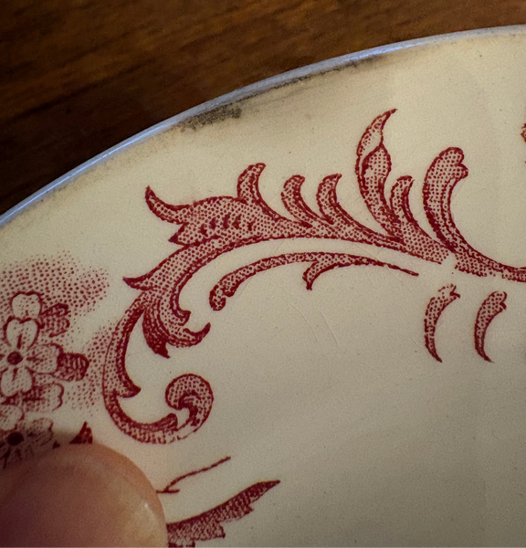 Paire d'assiettes plates en faïence de St Amand et Hamage Nord modèle Boule de Neige