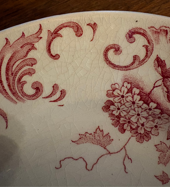 Paire d'assiettes plates en faïence de St Amand et Hamage Nord modèle Boule de Neige