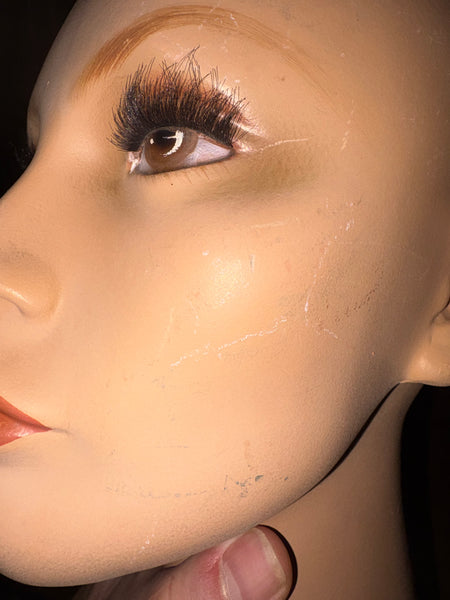 Marotte / présentoir / tête à chapeau vintage 43 cm en résine