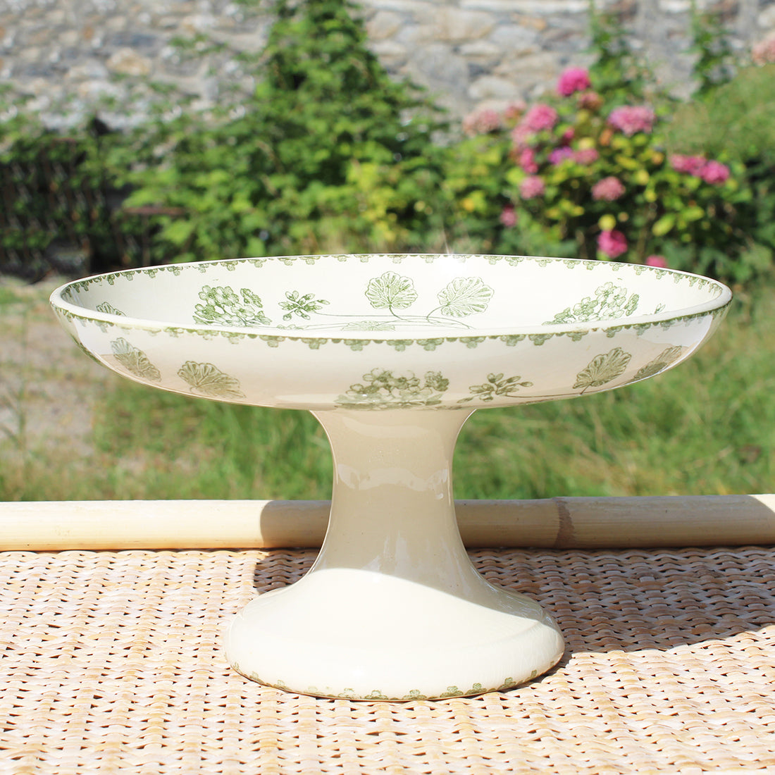 Ancien compotier en faïence de U & C Sarreguemines modèle Géranium