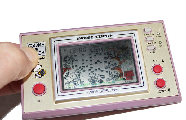 Jeu électronique vintage Game and Watch Nintendo Snoopy Tennis (1983) sans le cache piles