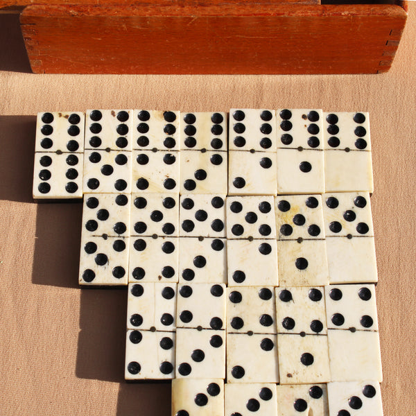 Ancien jeu de dominos en os & ébène complet
