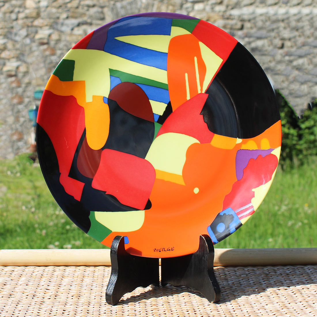 Assiette plate vintage par Roland Bierge ( 1922 / 1991 ) / Centenaire de la Mutuelle des Pharmaciens