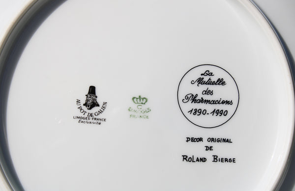 Assiette plate vintage par Roland Bierge ( 1922 / 1991 ) / Centenaire de la Mutuelle des Pharmaciens
