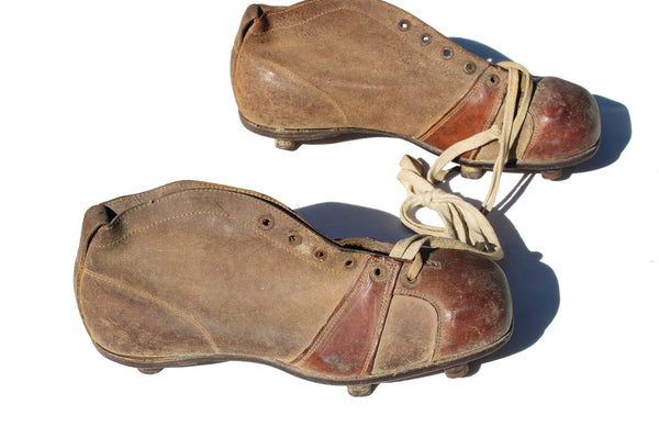 Football Memorabilia / Ancienne paire de chaussures de football en cuir / Années 1930