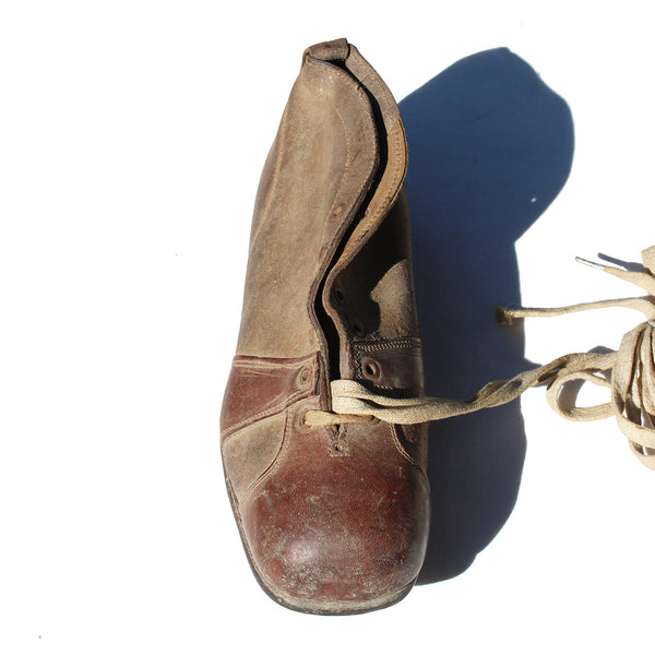 Football Memorabilia / Ancienne paire de chaussures de football en cuir / Années 1930