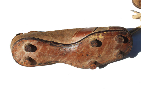 Football Memorabilia / Ancienne paire de chaussures de football en cuir / Années 1930