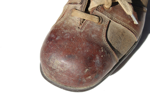 Football Memorabilia / Ancienne paire de chaussures de football en cuir / Années 1930