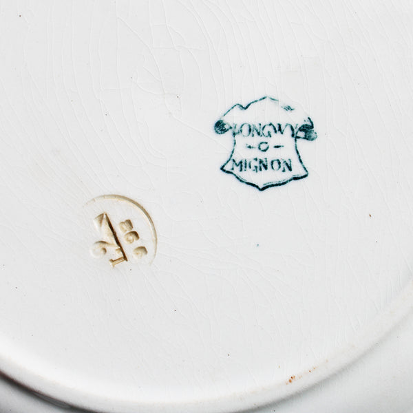 Ancienne assiette plate 23.7 cm en faïence de Longwy modèle Mignon