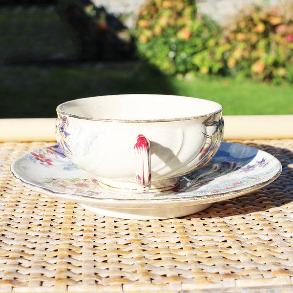 Ancienne tasse à thé + soucoupe en faïence de U & C Sarreguemines modèle Lavallière