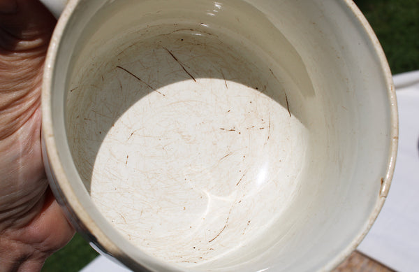 Grande tasse à chocolat ancienne en faïence de Creil et Montereau LM & Cie / décor rayé