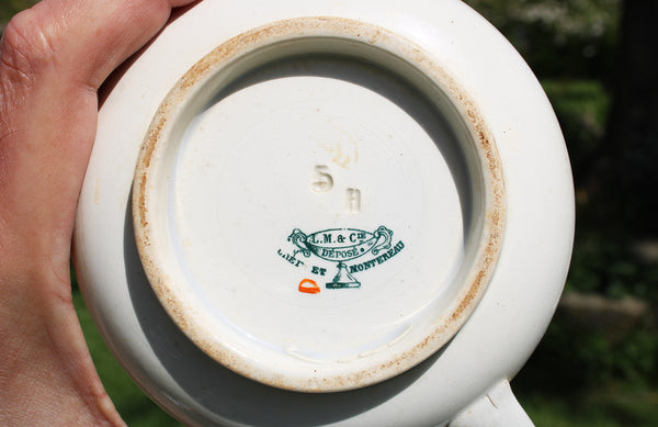 Grande tasse à chocolat ancienne en faïence de Creil et Montereau LM & Cie / décor rayé