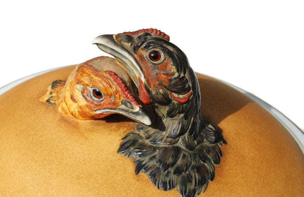 Ancienne soupière / terrine aux deux perdrix / faisans / poules en porcelaine de Mehun