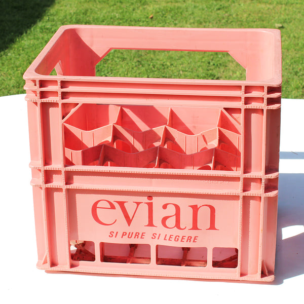 Caisse casier à bouteilles Allibert vintage EVIAN en plastique rose