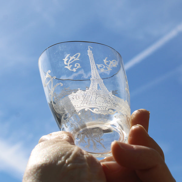 Ancien verre de curiste gravé / Exposition Universelle de Paris 1889 / Tour Eiffel