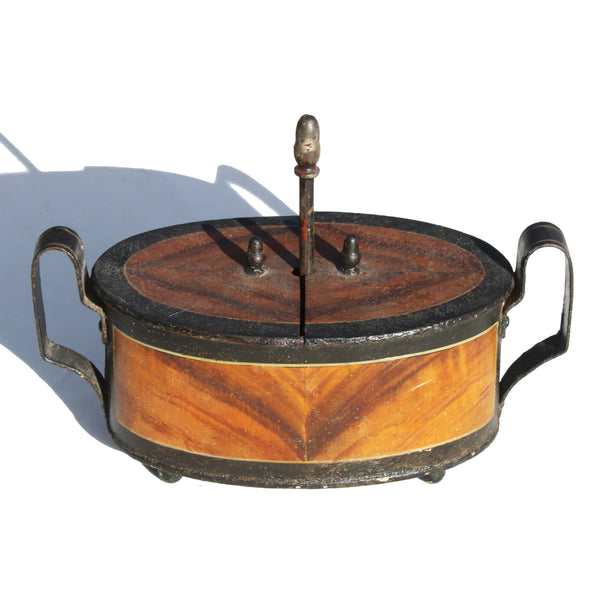 Ancien nécessaire à œufs / Œufrier en tôle peinte / Époque Napoléon III