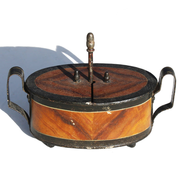 Ancien nécessaire à œufs / Œufrier en tôle peinte / Époque Napoléon III