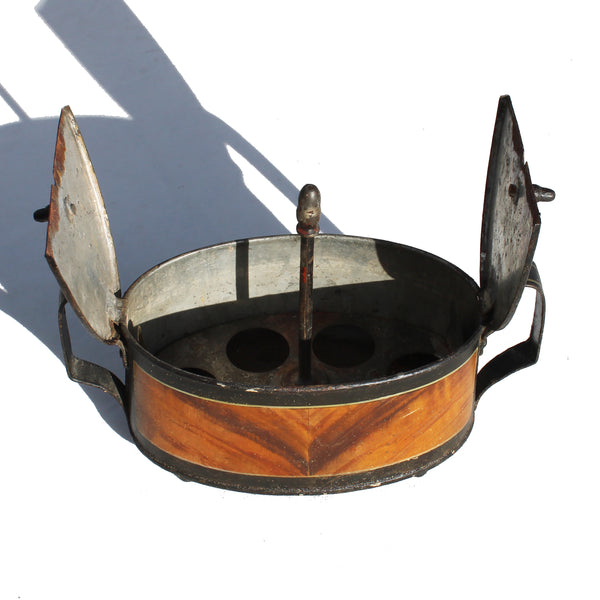 Ancien nécessaire à œufs / Œufrier en tôle peinte / Époque Napoléon III