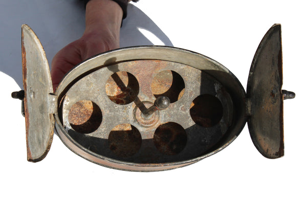 Ancien nécessaire à œufs / Œufrier en tôle peinte / Époque Napoléon III