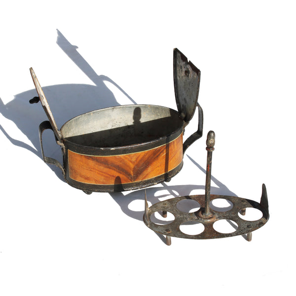 Ancien nécessaire à œufs / Œufrier en tôle peinte / Époque Napoléon III