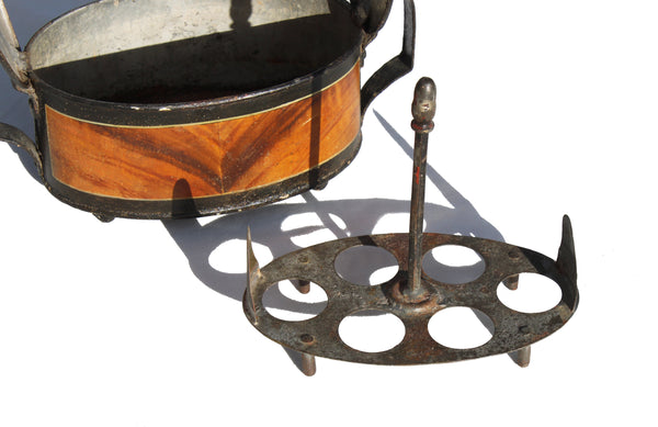 Ancien nécessaire à œufs / Œufrier en tôle peinte / Époque Napoléon III