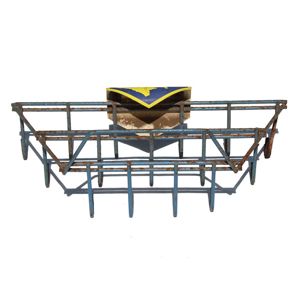 Ancien petit présentoir publicitaire Delacoste 30 cm / pour balles et / ou ballons